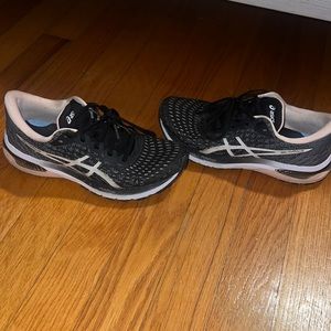 Asics tennis shoes